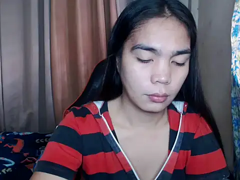 Snapshot of Simple_Martina chatting on 10-06-25, 01:25 Simple Martina online show from 10-06-25, 01:25