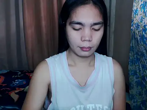 Snapshot of Simple_Martina chatting on 10-11-25, 01:27 Simple Martina online show from 10-11-25, 01:27