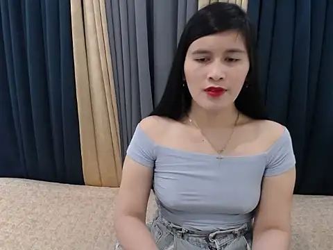 Snapshot of pinay_amaliax chatting on 10-19-25, 10:27 pinay amaliax online show from 10-19-25, 10:27