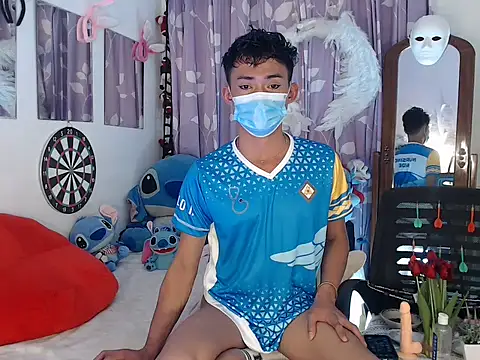Snapshot of good_boy_in_bed chatting on 09-30-25, 03:39 good boy in bed online show from 09-30-25, 03:39