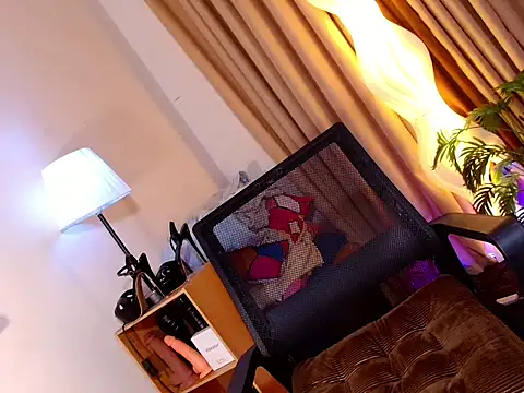 Snapshot of Misslexielore88 chatting on 03-10-26, 11:43 Misslexielore88 online show from 03-10-26, 11:43