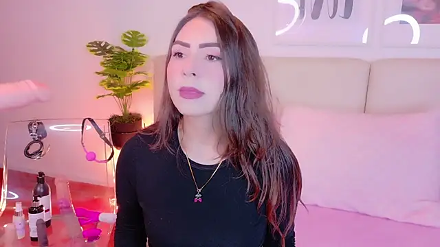 Snapshot of Heraa_Piett chatting on 09-21-25, 11:56 Heraa Piett online show from 09-21-25, 11:56