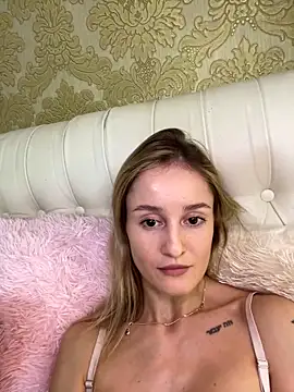 RosieBlossom online show from 10-22-25, 09:03