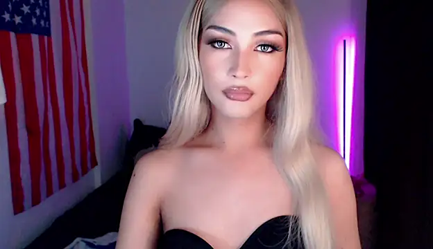 Snapshot of Alicegreenexx chatting on 10-08-25, 04:04 Alicegreenexx online show from 10-08-25, 04:04