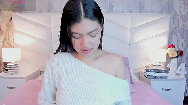 Snapshot of victoria___jonnes chatting on 09-19-25, 12:39 victoria jonnes online show from 09-19-25, 12:39