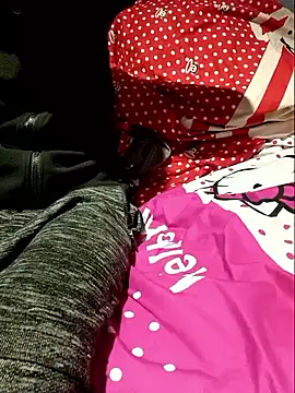 Snapshot of DavidForLife8 chatting on 11-07-25, 12:32 DavidForLife8 online show from 11-07-25, 12:32