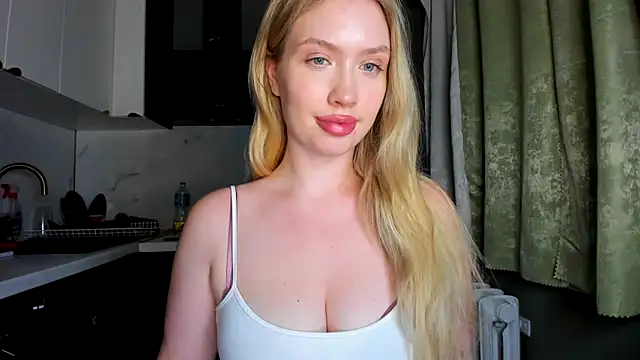 Snapshot of NicoleRiccii chatting on 10-05-25, 08:07 NicoleRiccii online show from 10-05-25, 08:07