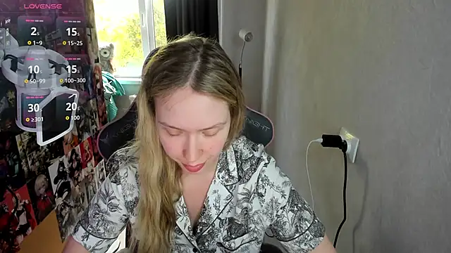 Snapshot of NicoleRiccii chatting on 10-10-25, 01:32 NicoleRiccii online show from 10-10-25, 01:32