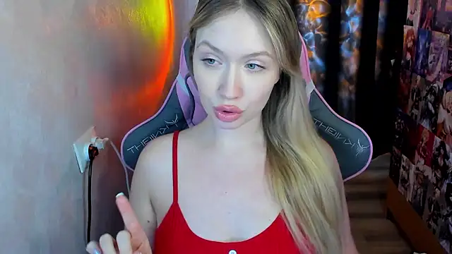 Snapshot of NicoleRiccii chatting on 01-13-26, 10:15 NicoleRiccii online show from 01-13-26, 10:15