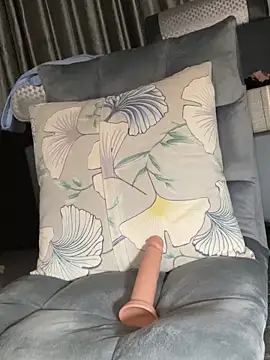 meiiijr55 online show from 10-28-25, 05:04