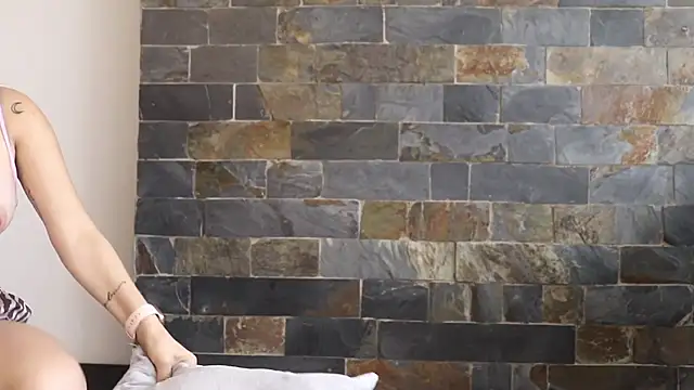 Snapshot of kinkititi chatting on 09-23-25, 07:17 kinkititi online show from 09-23-25, 07:17