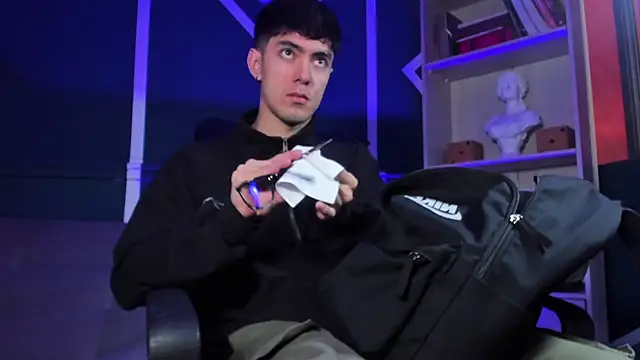 etham wolf  online show from 09-12-25, 12:27