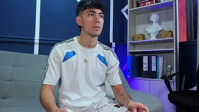 etham wolf  online show from 10-04-25, 12:14