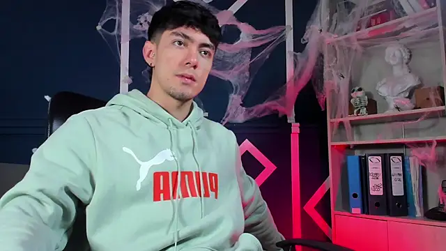 etham wolf  online show from 11-07-25, 11:54