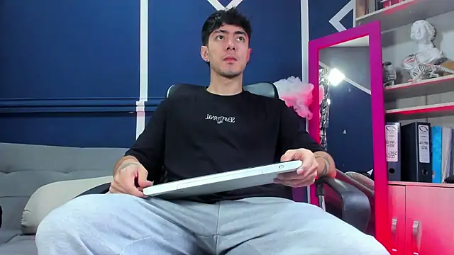 etham wolf  online show from 11-28-25, 12:41