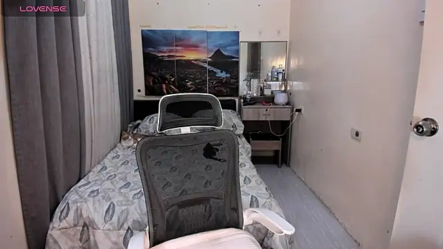 Snapshot of Miss_VictoriaWilliams chatting on 02-09-26, 04:00 Miss VictoriaWilliams online show from 02-09-26, 04:00