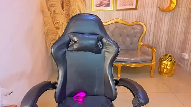 Snapshot of risada_temptation_s chatting on 11-26-25, 03:40 risada temptation s online show from 11-26-25, 03:40