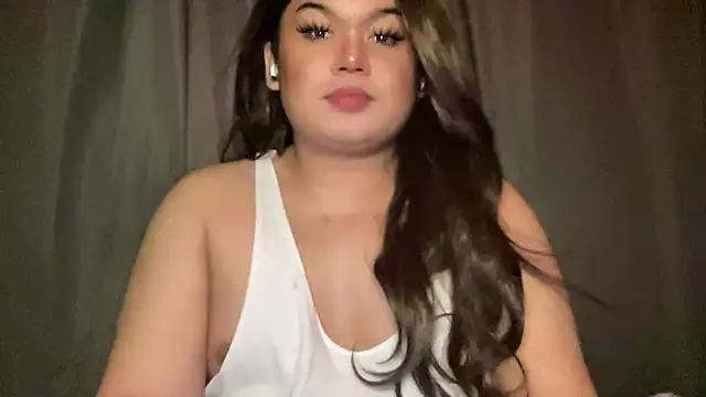 Snapshot of RedHead_Thalia chatting on 02-15-26, 06:26 RedHead Thalia online show from 02-15-26, 06:26