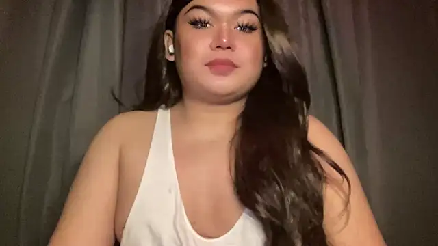 Snapshot of RedHead_Thalia chatting on 02-18-26, 06:26 RedHead Thalia online show from 02-18-26, 06:26