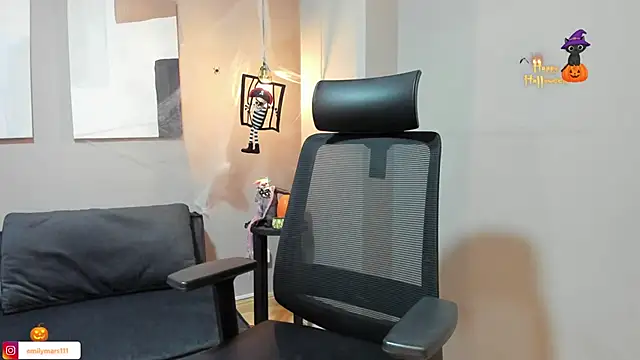 Snapshot of emily_mars1 chatting on 10-18-25, 12:50 emily mars1 online show from 10-18-25, 12:50