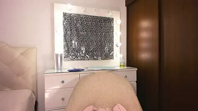 Snapshot of lina_quinn chatting on 02-14-26, 04:20 lina quinn online show from 02-14-26, 04:20