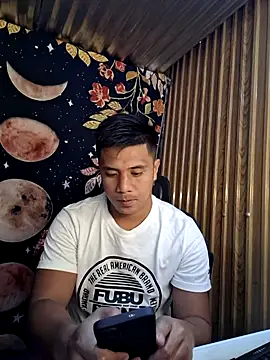 Snapshot of mr_dave chatting on 12-18-25, 01:28 mr dave online show from 12-18-25, 01:28