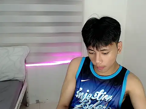 ynotyu online show from 10-04-25, 03:32