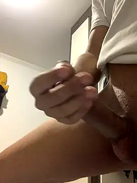 Snapshot of bomenovo11 chatting on 11-05-25, 02:11 bomenovo11 online show from 11-05-25, 02:11