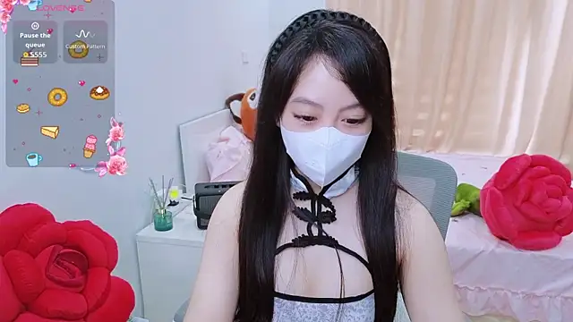 Snapshot of -MinaYoung- chatting on 10-19-25, 03:18 -MinaYoung- online show from 10-19-25, 03:18