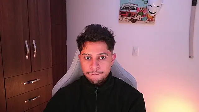 Snapshot of domsantiago_ chatting on 12-15-25, 02:05 domsantiago online show from 12-15-25, 02:05