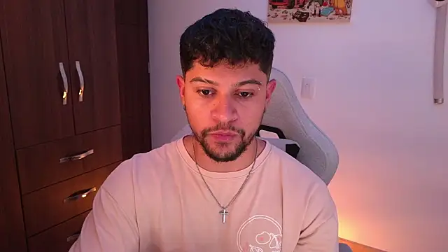 Snapshot of domsantiago_ chatting on 02-06-26, 04:06 domsantiago online show from 02-06-26, 04:06