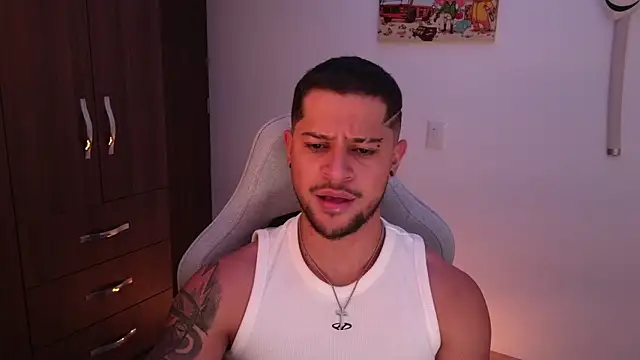 Snapshot of domsantiago_ chatting on 02-13-26, 03:02 domsantiago online show from 02-13-26, 03:02