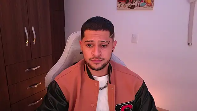 Snapshot of domsantiago_ chatting on 02-14-26, 03:25 domsantiago online show from 02-14-26, 03:25