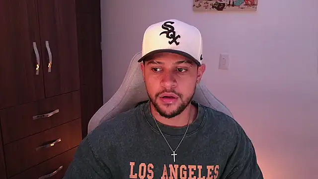 Snapshot of domsantiago_ chatting on 03-05-26, 03:02 domsantiago online show from 03-05-26, 03:02