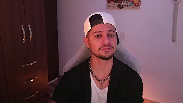 Snapshot of domsantiago_ chatting on 03-13-26, 02:29 domsantiago online show from 03-13-26, 02:29