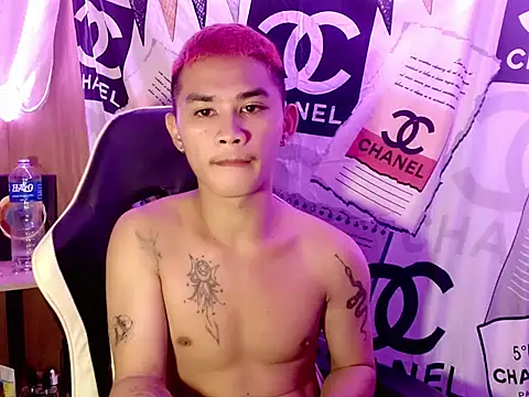 Snapshot of asianhardcock25 chatting on 10-06-25, 08:01 asianhardcock25 online show from 10-06-25, 08:01