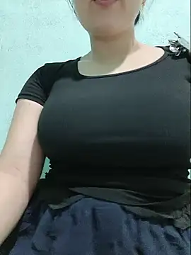 Snapshot of Shiny_Babe chatting on 07-22-26, 03:04 Shiny Babe online show from 07-22-26, 03:04