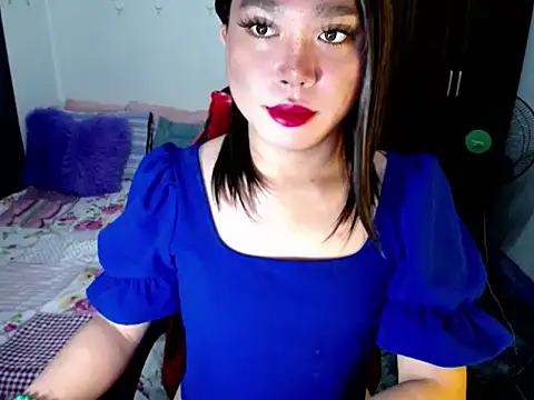 Urassiansweetcummer online show from 09-11-25, 12:22