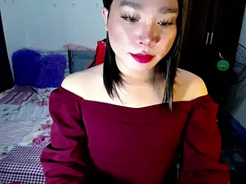 Urassiansweetcummer online show from 09-13-25, 01:49