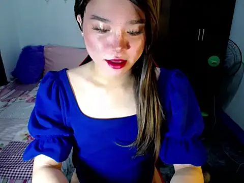 Urassiansweetcummer online show from 10-13-25, 02:22