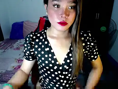 Urassiansweetcummer online show from 10-20-25, 02:12