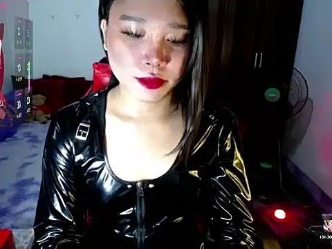 Snapshot of Urassiansweetcummer chatting on 07-24-26, 02:09 Urassiansweetcummer online show from 07-24-26, 02:09