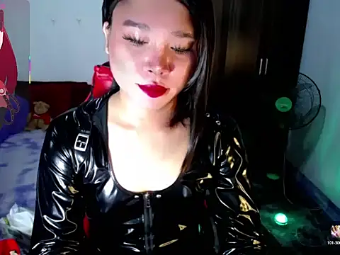 Snapshot of Urassiansweetcummer chatting on 07-31-26, 02:22 Urassiansweetcummer online show from 07-31-26, 02:22