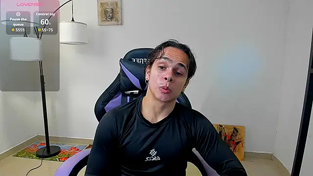 Snapshot of Maximiliano_scoott__ chatting on 10-29-25, 09:16 Maximiliano scoott online show from 10-29-25, 09:16