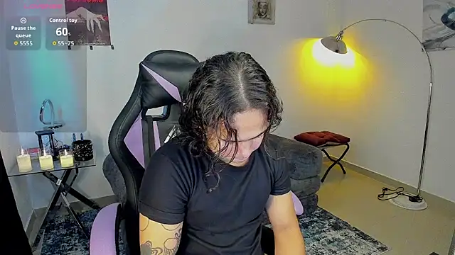 Snapshot of Maximiliano_scoott__ chatting on 11-22-25, 08:08 Maximiliano scoott online show from 11-22-25, 08:08