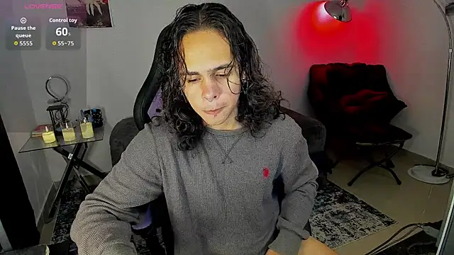 Snapshot of Maximiliano_scoott__ chatting on 11-28-25, 06:54 Maximiliano scoott online show from 11-28-25, 06:54