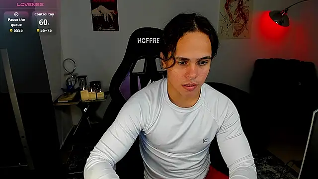 Snapshot of Maximiliano_scoott__ chatting on 12-02-25, 10:27 Maximiliano scoott online show from 12-02-25, 10:27