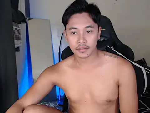 Snapshot of alexsuckable01 chatting on 10-03-25, 05:26 alexsuckable01 online show from 10-03-25, 05:26