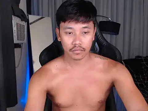 Snapshot of alexsuckable01 chatting on 02-04-26, 06:52 alexsuckable01 online show from 02-04-26, 06:52