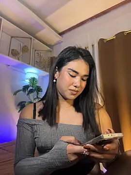 Snapshot of magnificent_kitana chatting on 04-24-26, 07:16 magnificent kitana online show from 04-24-26, 07:16